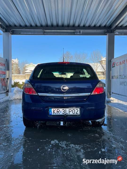 Granatowy Używany 2007 Opel Astra Hatchback | 10 900 zł (Uczciwa cena) - Obraz 1/4