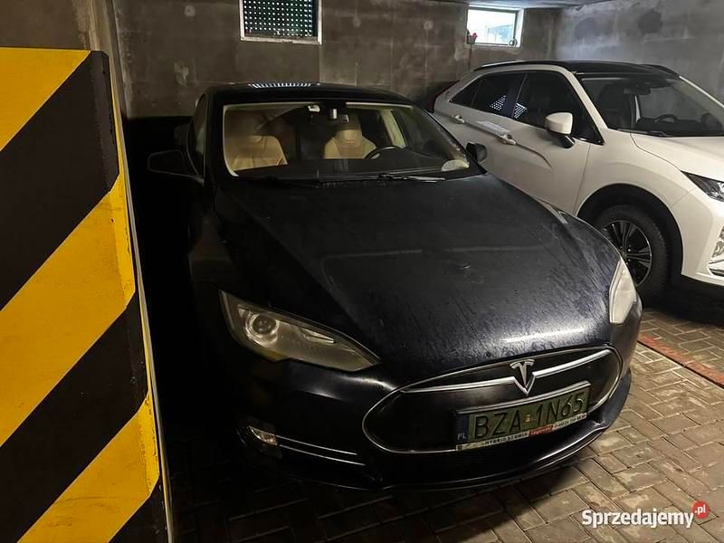 Używany Tesla Model S 2013 Granatowy Hatchback