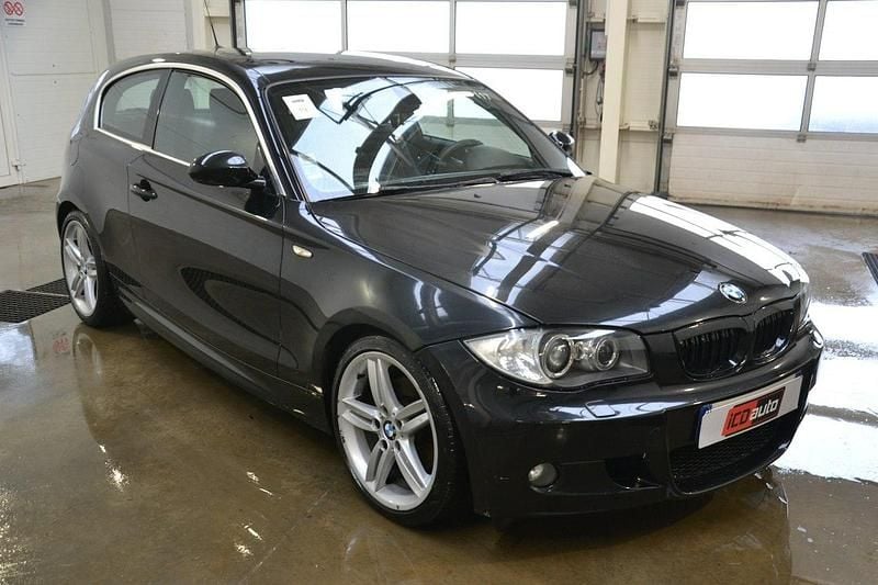 Czarny Używany 2009 BMW 120 Hatchback | 18 500 zł - Obraz 1/4