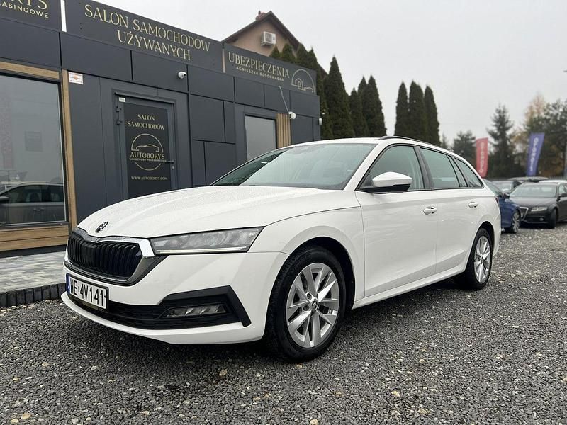 Używany Skoda Octavia 115 KM (84 kW) 2021 Biały Kombi