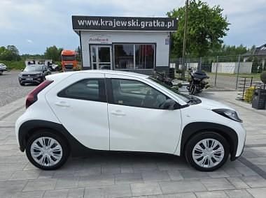 Biały Używany 2022 Toyota Aygo Comfort Hatchback | 43 900 zł (Uczciwa cena) - Obraz 1/4
