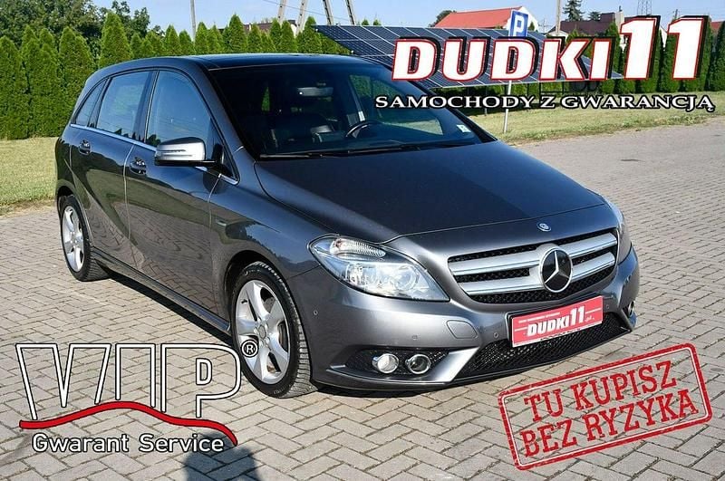 Szary Używany 2012 Mercedes B180 Minivan | 26 900 zł - Obraz 1/4