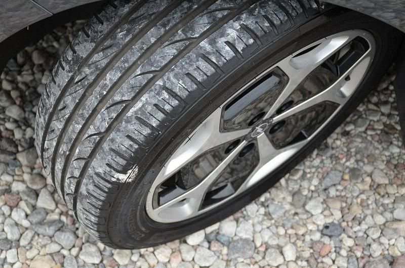 Używany Opel Ampera 150 kW (204 KM) 2012 Szary Hatchback