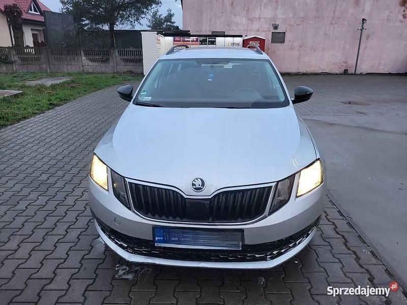 Używany 2016 Skoda Octavia Kombi | 17 300 zł (Uczciwa cena) - Obraz 1/4