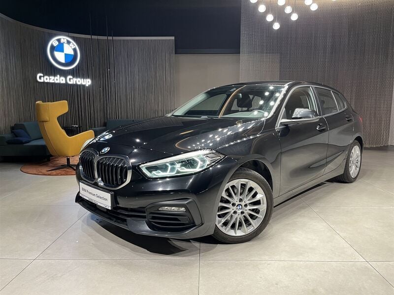 Czarny szafir metalizowany Używany 2020 BMW 118 Advantage Hatchback | 74 900 zł (Uczciwa cena) - Obraz 1/3