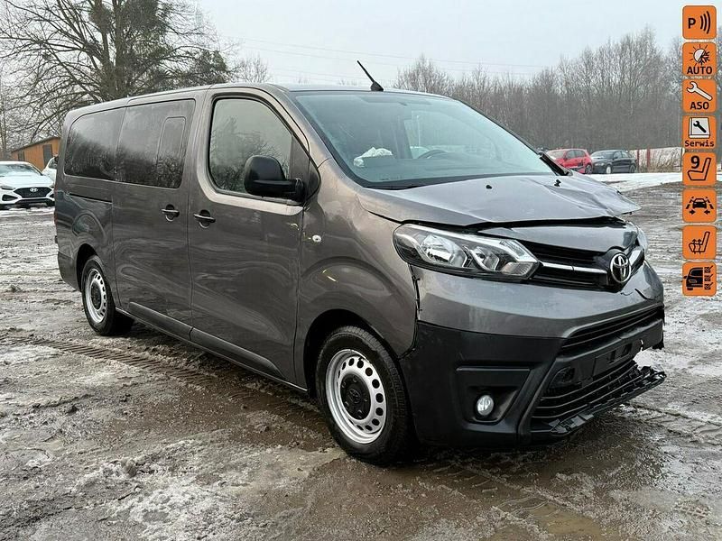 Brązowy (metalik) Używany 2023 Toyota Proace Minivan | 59 900 zł - Obraz 1/4