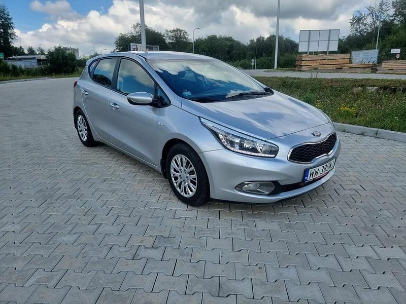 Używany Kia Ceed 2014 Srebrny Hatchback