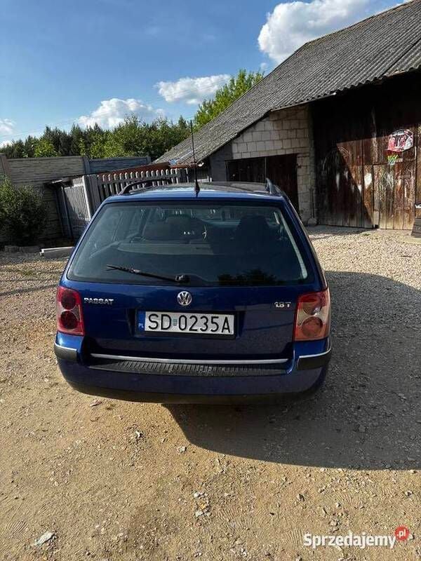 Używany VW Passat 2001 Granatowy Kombi