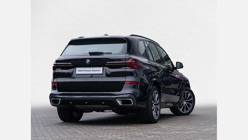 Używany BMW X5 Shadowline 286 KM (210 kW) 2024 Black sapphire metallic metalizowany SUV