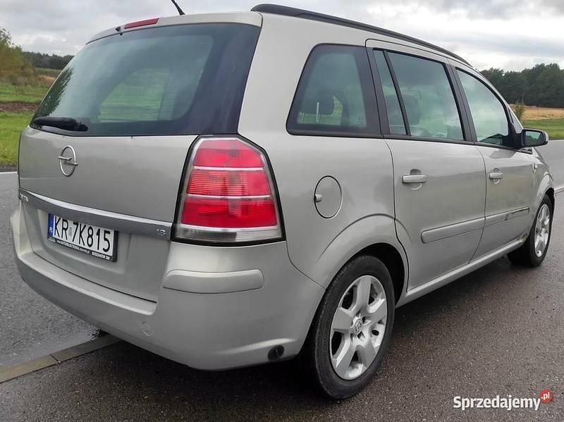 Srebrny Używany 2006 Opel Zafira Minivan | 7700 zł (Dobra cena) - Obraz 1/4