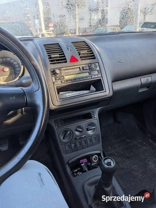 Używany VW Polo 2001 Srebrny Hatchback