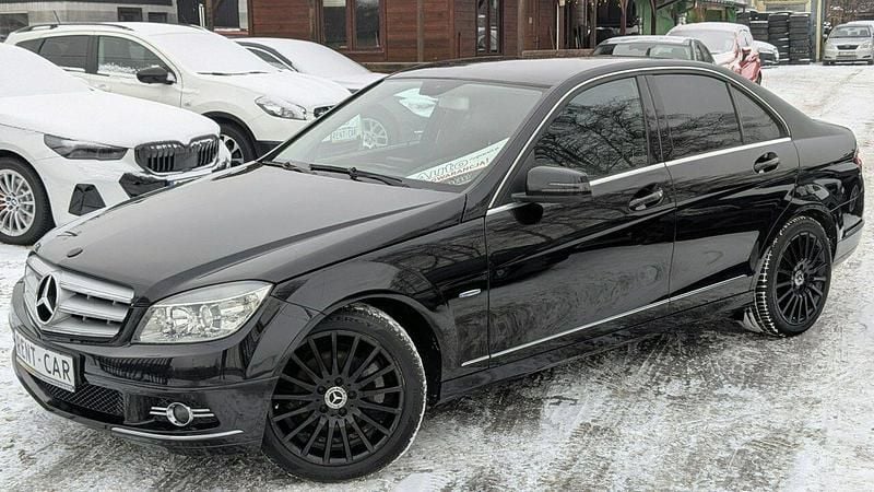 Używany Mercedes C200 136 KM (100 kW) 2010 Czarny Sedan/Limuzyna