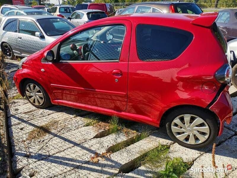 Czerwony Używany 2010 Toyota Aygo Hatchback | 7900 zł - Obraz 1/4