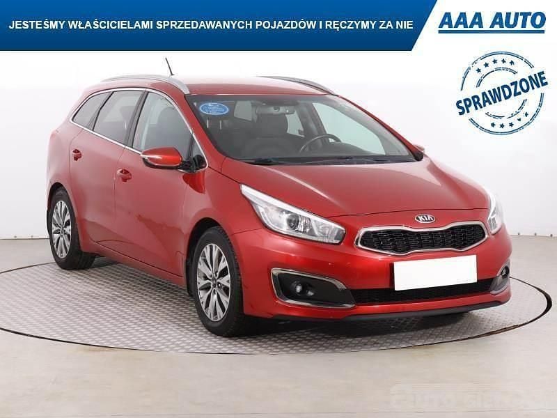 Używany Kia Ceed 135 KM (99 kW) 2016 Czerwony Hatchback