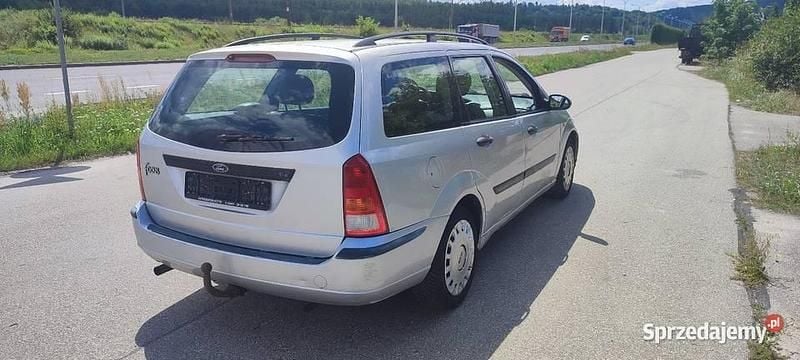 Używany Ford Focus 2005 Srebrny Kombi