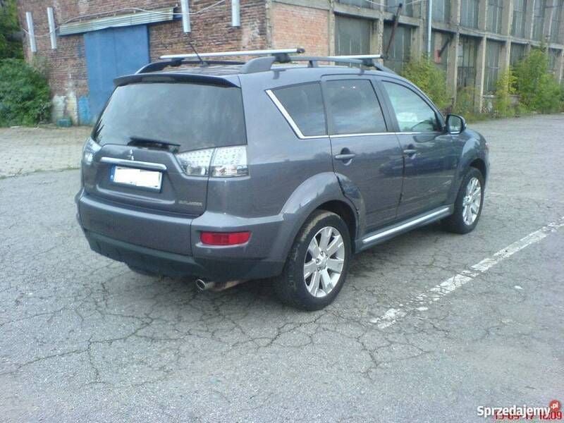 Używany Mitsubishi Outlander Invite 147 KM (108 kW) 2011 Grafitowy SUV