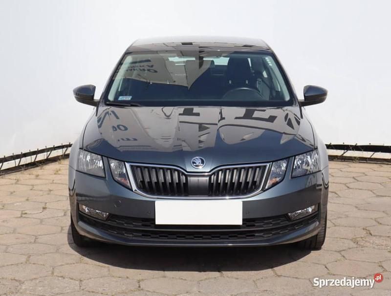 Szary Używany 2019 Skoda Octavia Hatchback | 57 999 zł (Super Cena) - Obraz 1/4