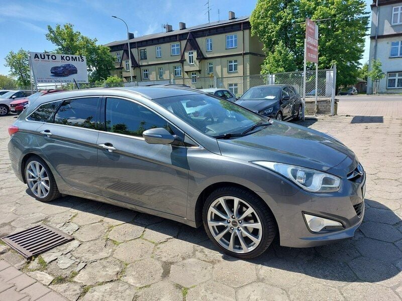 Używany Hyundai i40 136 KM (100 kW) 2011 Szary Kombi