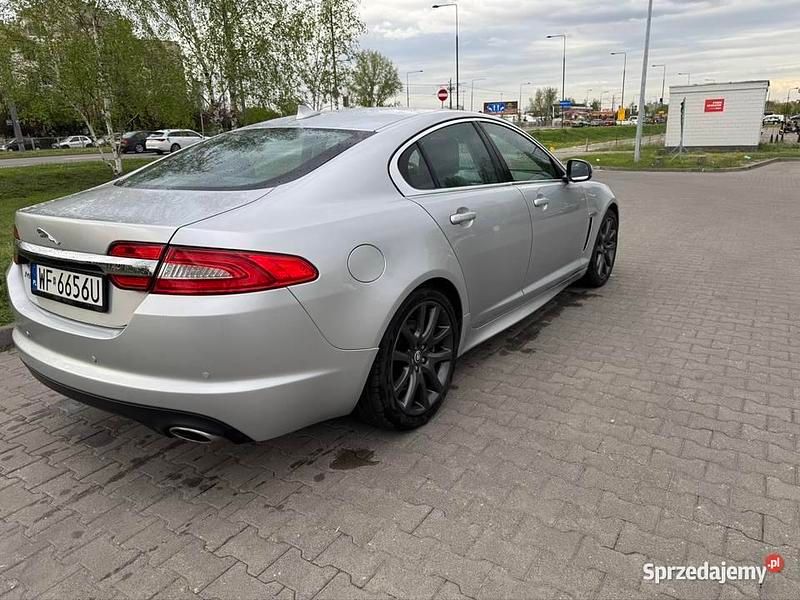 Używany Jaguar XF 2013 Srebrny Sedan/Limuzyna