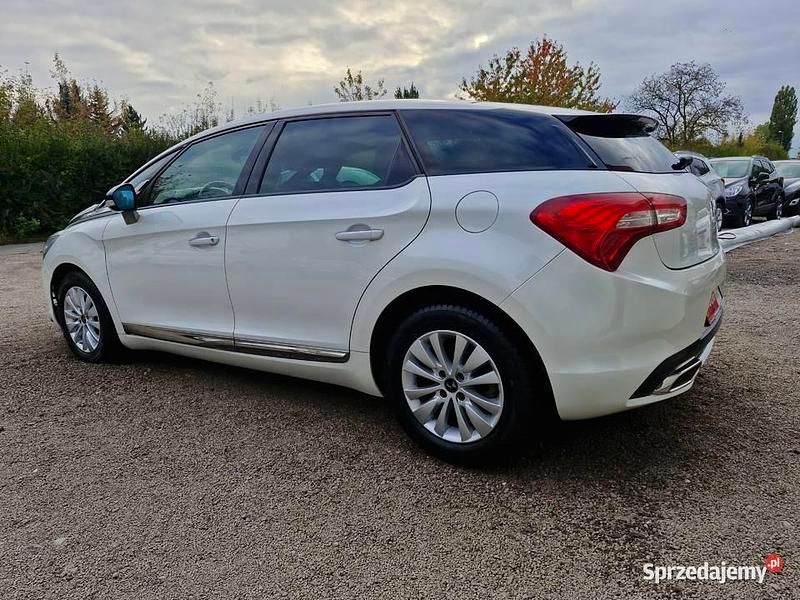 Biały Używany 2016 Citroën DS5 Hatchback | 44 900 zł (Uczciwa cena) - Obraz 1/4