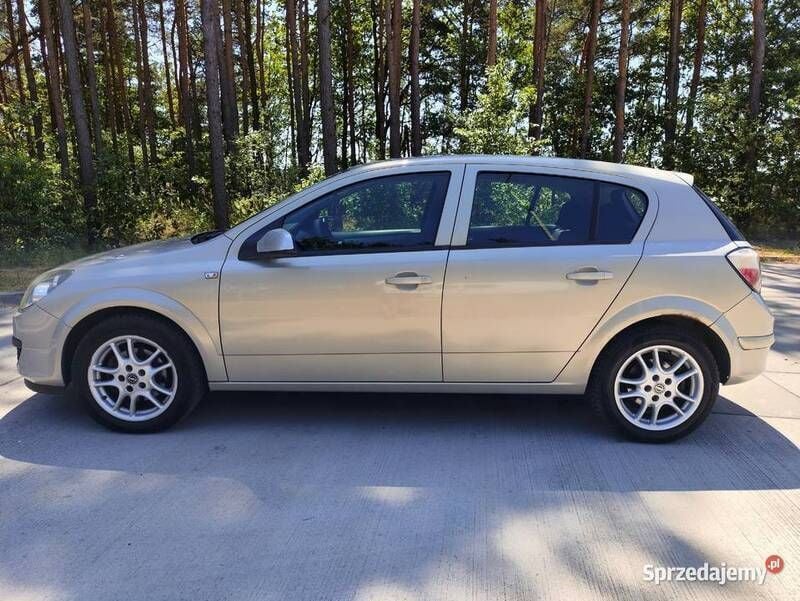 Beżowy Używany 2006 Opel Astra Hatchback | 5900 zł (Dobra cena) - Obraz 1/4