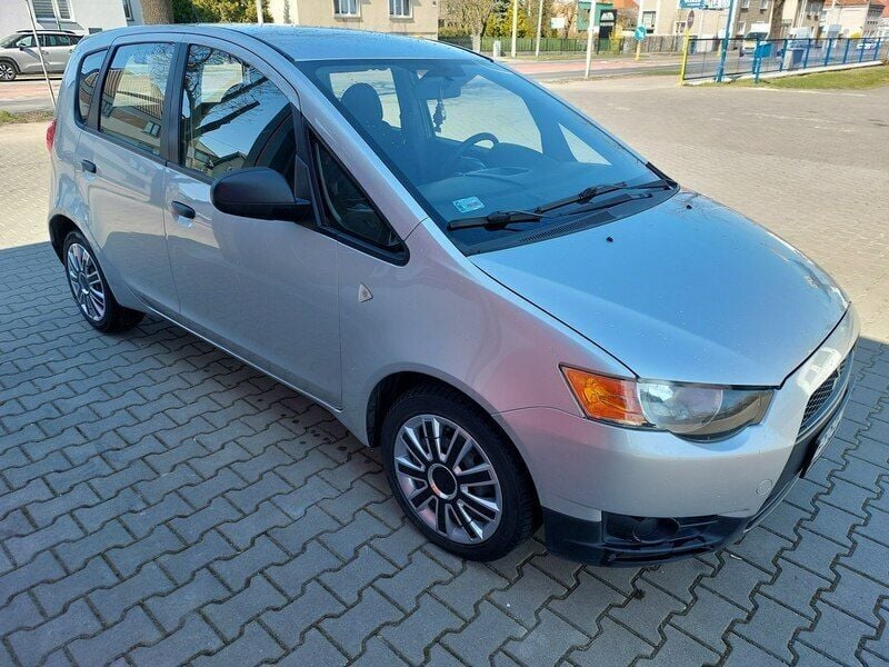 Używany Mitsubishi Colt 95 KM (69 kW) 2010 Srebrny Hatchback