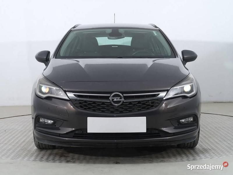 Szary Używany 2016 Opel Astra Kombi | 39 999 zł (Uczciwa cena) - Obraz 1/4