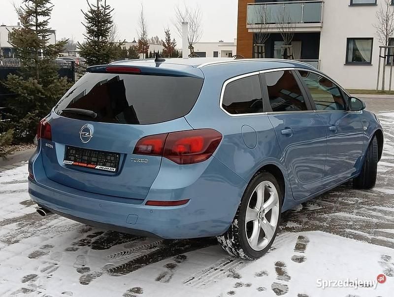 Używany Opel Astra 2010 Niebieski Kombi