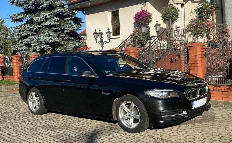Używany BMW 520 2014 Czarny Kombi