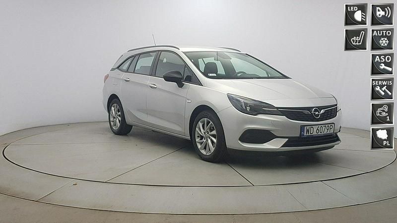 Srebrny Używany 2021 Opel Astra Edition Kombi | 49 850 zł (Uczciwa cena) - Obraz 1/4