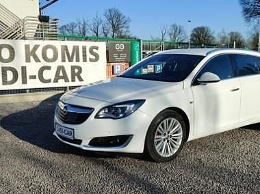 Używany Opel Insignia Country Tourer 170 KM (125 kW) 2015 Biały Kombi