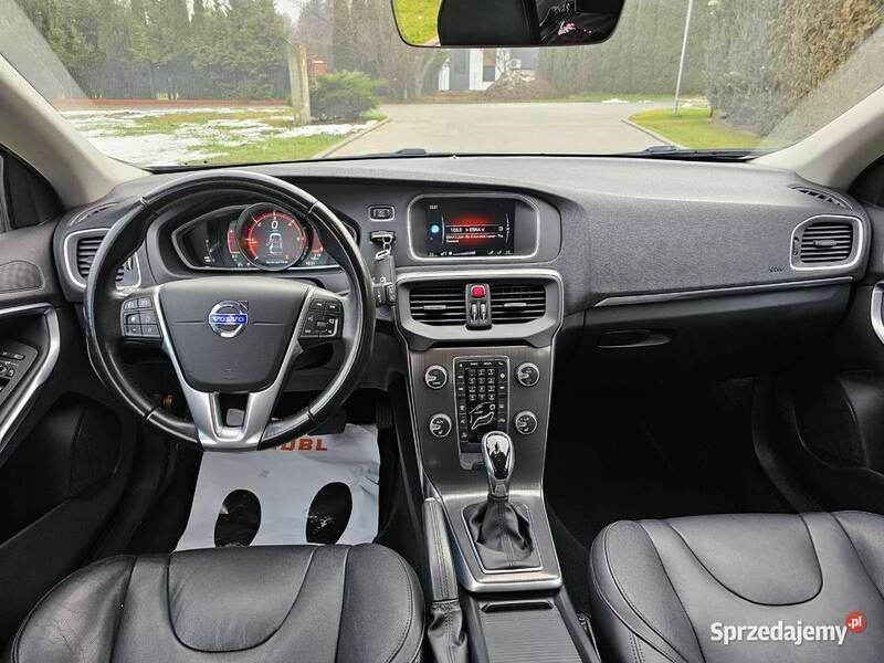 Czarny Używany 2015 Volvo V40 Kombi | 39 800 zł (Dobra cena) - Obraz 1/4