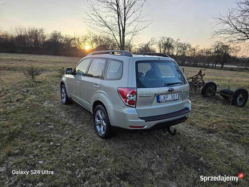 Złoty Używany 2010 Subaru Forester SUV | 13 999 zł (Uczciwa cena) - Obraz 1/4