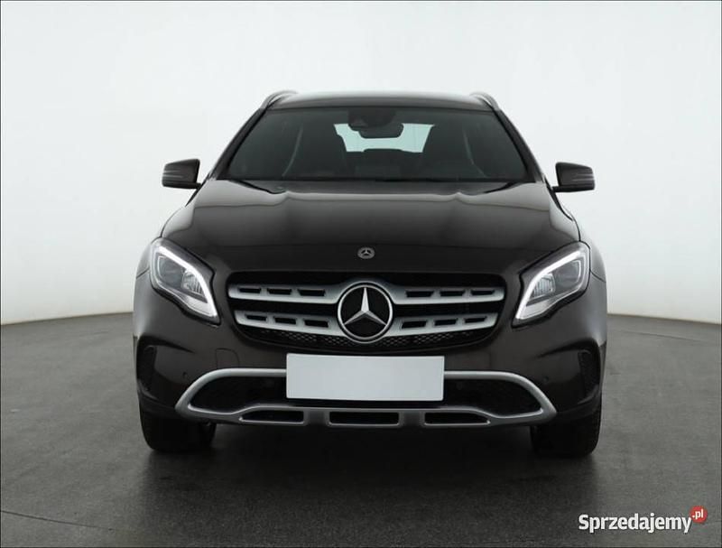 Używany Mercedes GLA220 2017 Brązowy SUV