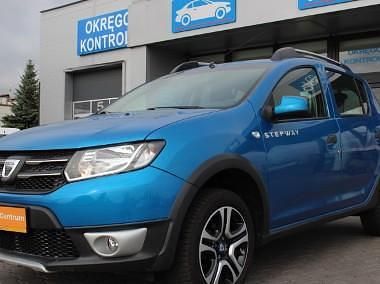Inny kolor Używany 2015 Dacia Sandero Hatchback | 29 900 zł (Uczciwa cena) - Obraz 1/4
