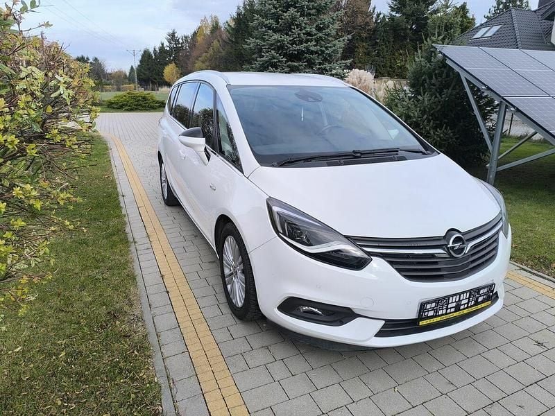 Używany Opel Zafira 2017 Biały Minivan