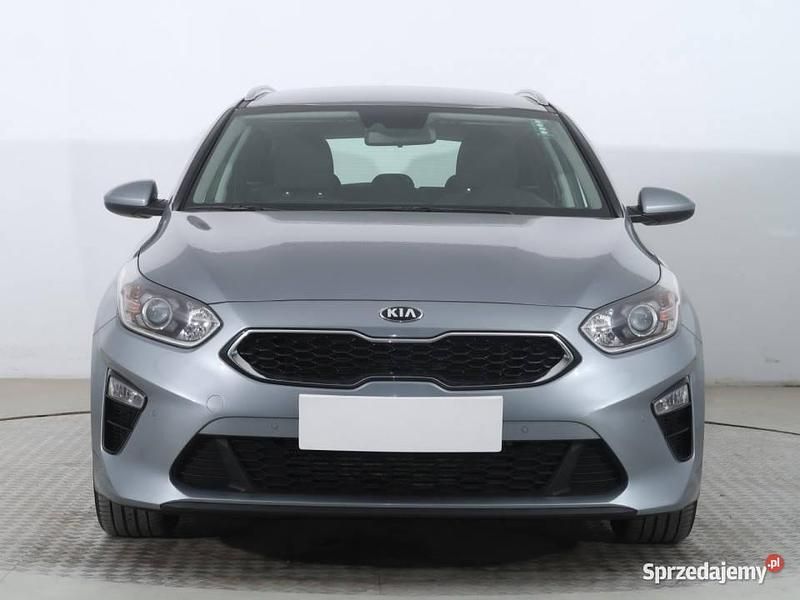 Szary Używany 2021 Kia Ceed Kombi | 55 999 zł (Uczciwa cena) - Obraz 1/4