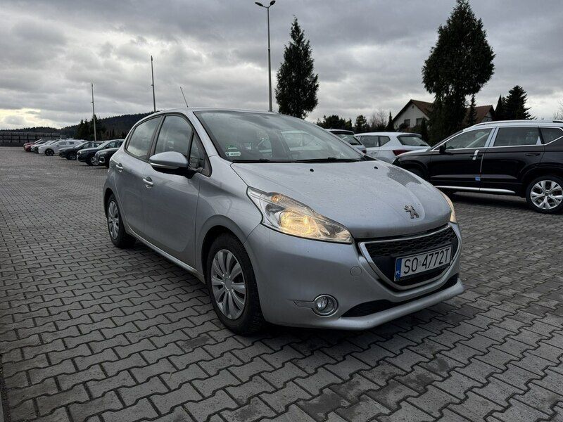 Używany Peugeot 208 70 KM (51 kW) 2015 Srebrny Hatchback