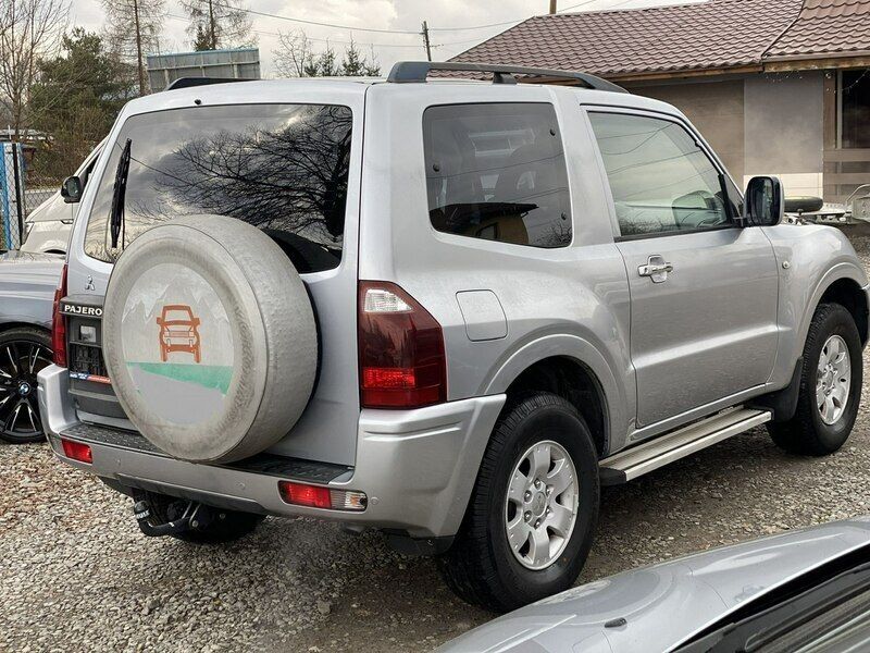 Używany Mitsubishi Pajero 116 KM (85 kW) 2005 Srebrny (metalik) SUV