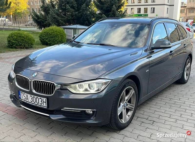 Szary Używany 2014 BMW 320 Luxury Line Kombi | 52 500 zł (Dobra cena) - Obraz 1/4