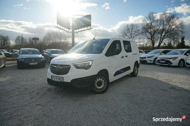 Biały Używany 2020 Opel Combo Minivan | 58 600 zł - Obraz 1/4