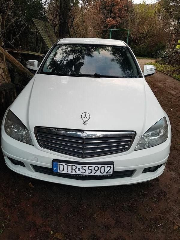 Biały Używany 2007 Mercedes C200 Sedan/Limuzyna | 17 700 zł (Dość drogi) - Obraz 1/4