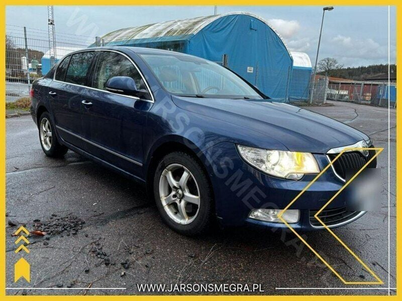 Używany Skoda Superb 140 KM (102 kW) 2011 Niebieski Hatchback