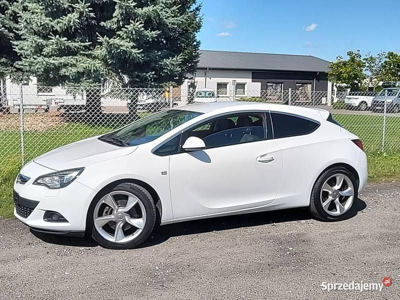 Używany Opel Astra GTC 2013 Biały Coupe