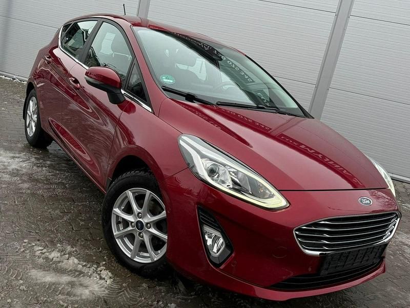 Używany Ford Fiesta 100 KM (73 kW) 2018 Bordowy (metalik) Hatchback