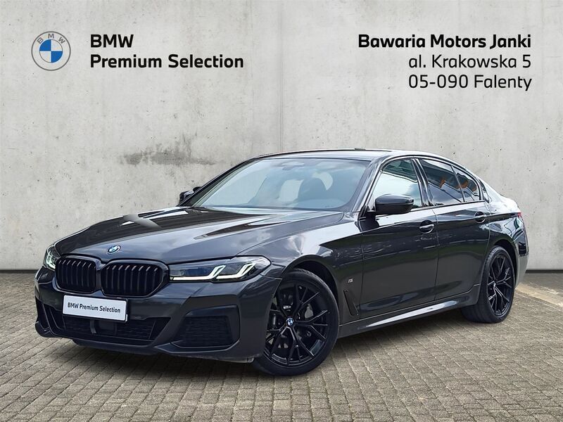 Szary sophisto z brylantowym połyskiem metalizowany Używany 2021 BMW 530 Shadowline Sedan/Limuzyna | 189 900 zł (Drogi) - Obraz 1/3