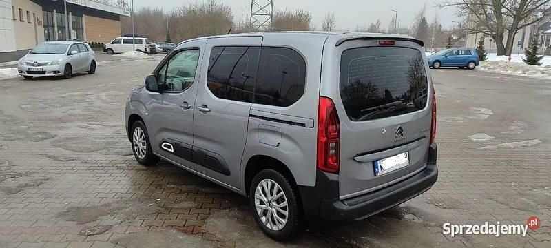 Używany Citroën Berlingo 2022 Srebrny Minivan