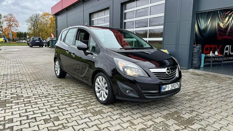 Czarny (metalik) Używany 2011 Opel Meriva Minivan | 19 900 zł (Uczciwa cena) - Obraz 1/4
