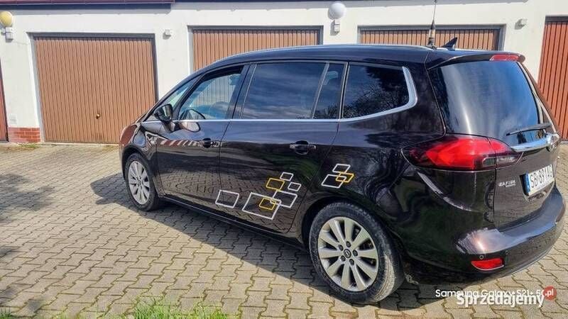 Brązowy Używany 2014 Opel Zafira Tourer Minivan | 39 900 zł - Obraz 1/4