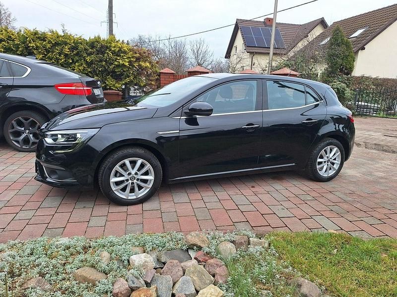 Używany Renault Mégane IV 100 KM (73 kW) 2017 Czarny Hatchback
